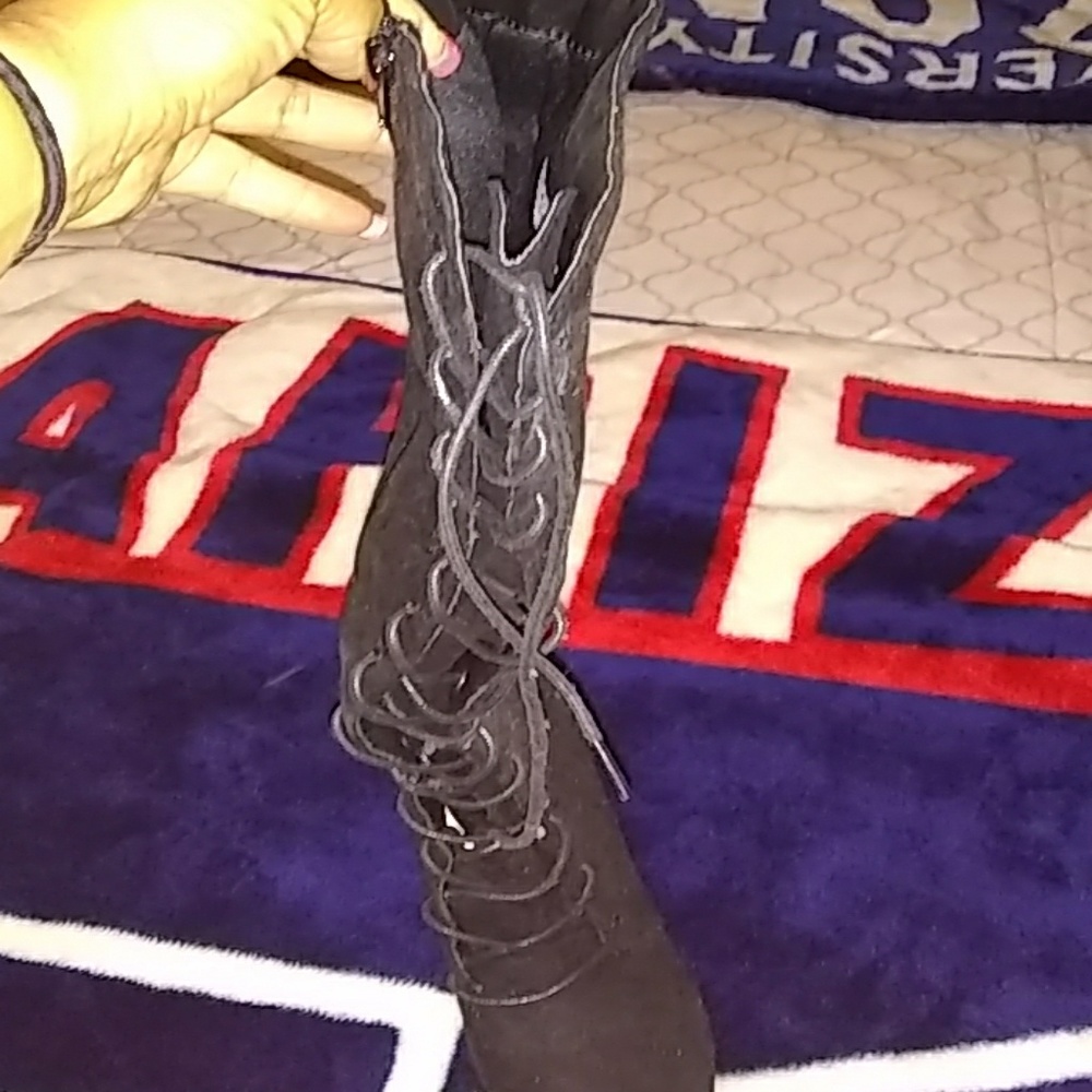 Boots - Picture 2 of 4